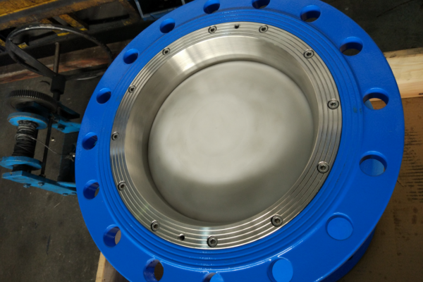 Nozzle check valve full opening at 1.5 m / second