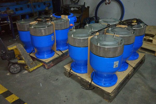 Triple function air valve DN200 